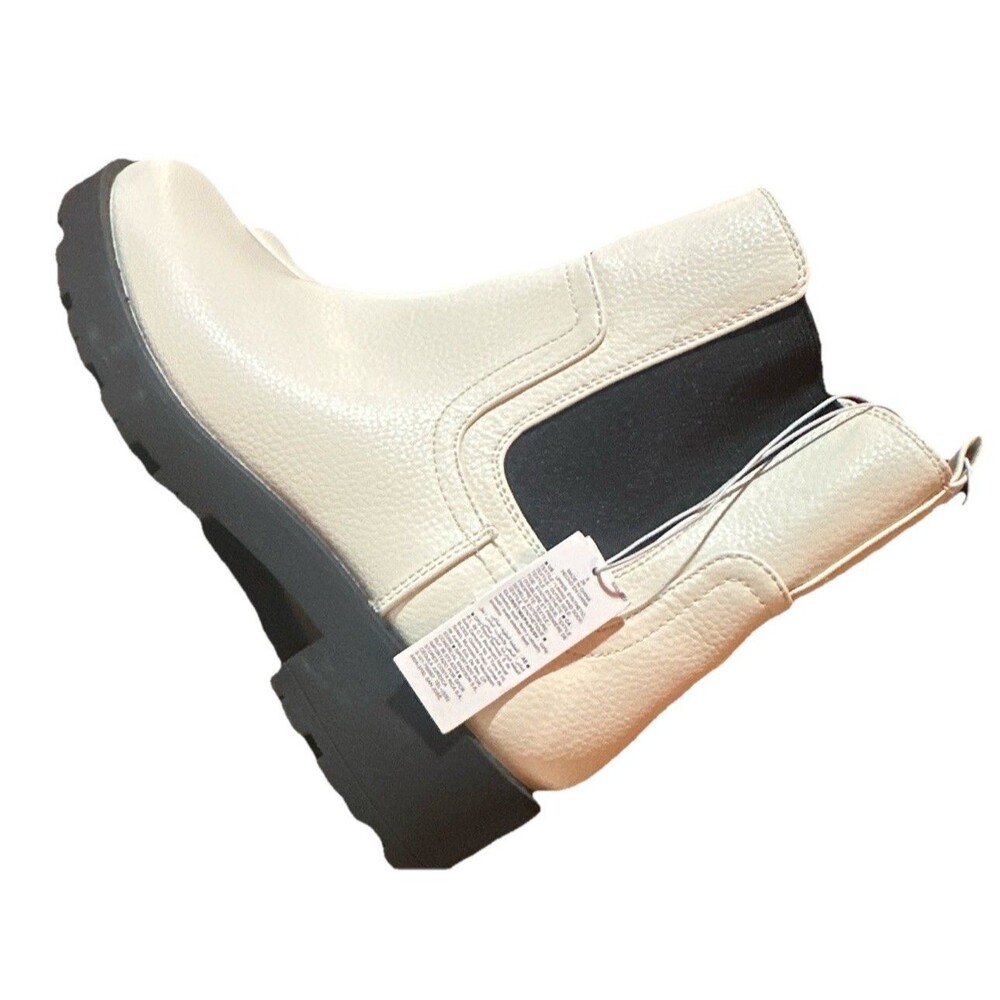 Old Navy Chelsea Boots Womens 9 Beige Chunky Lug Sole Pull On Ankle Boot